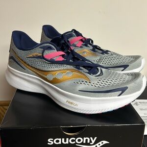 Saucony Ride 15. Used only twice.  Great shoe.